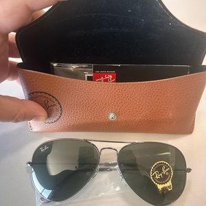 Never Worn Rayban Aviator All Black with Rayban case and Rayban Cleaning cloth